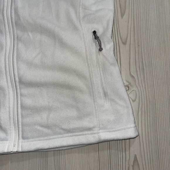 Columbia Women's Classic White Fleece Jacket - Picture 3 of 9